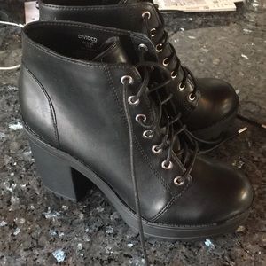 divided h&m BRAND NEW WITHOUT TAG boots